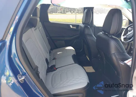 2023 Ford Escape Platinum z USA, uszkodzony, nr VIN 1FMCU9JZ7PUA07612